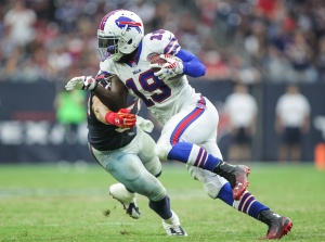 Buffalo Bills wide receiver Mike Williams (19) runs with the ball in a game against the Houston Texans at NRG Stadium. Mandatory Credit: Troy Taormina-USA TODAY Sports