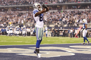 Dez Bryant throwing up "The X" (Credit: Tim Heitman-USA TODAY Sports)