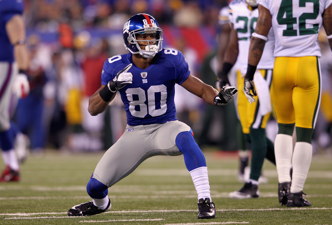 New York Giants Wide Receiver VICTOR CRUZ Celebrates His 34