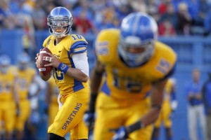  San Jose State Spartans quarterback David Fales (10) looks to throw a pass against the Fresno State Bulldogs in the third quarter at Spartan Stadium. The Spartans defeated the Bulldogs 62-52. Mandatory Credit: Cary Edmondson-USA TODAY Sports