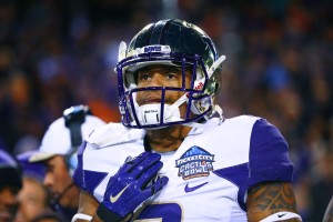 Washington Huskies linebacker Shaq Thompson (7) against the Oklahoma State Cowboys in the 2015 Cactus Bowl at Sun Devil Stadium. Oklahoma State defeated Washington 30-22. Mandatory Credit: Mark J. Rebilas-USA TODAY Sports